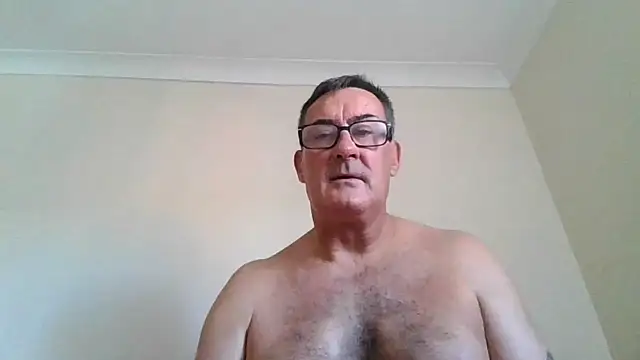 Snapshot of goldenman59 chatting on 09.11.25 goldenman59 online show from 09.11.25