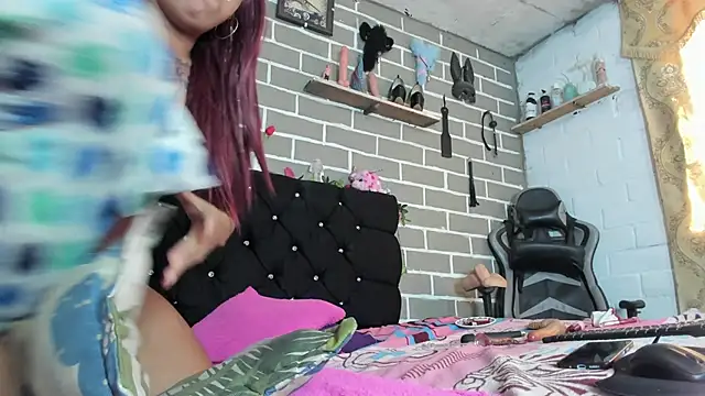 Snapshot of CharlotteBrowm chatting on 10.25.25 CharlotteBrowm online show from 10.25.25