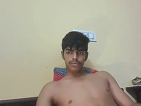 Snapshot of monster_33 chatting on 05.19.26 monster 33 online show from 05.19.26