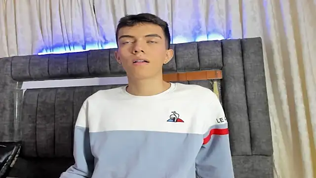 Snapshot of dylan_202520_ chatting on 09.29.25 dylan 202520 online show from 09.29.25