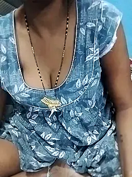 Snapshot of Priyanka-hot chatting on 10.25.25 Priyanka-hot online show from 10.25.25