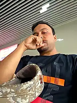 Snapshot of BindaasBong chatting on 10.07.25 BindaasBong online show from 10.07.25