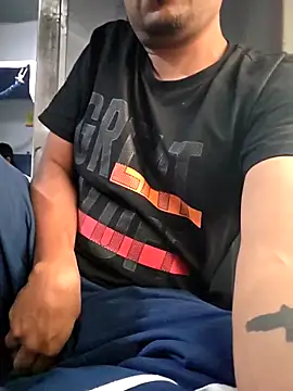 Snapshot of BindaasBong chatting on 10.08.25 BindaasBong online show from 10.08.25