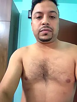 Snapshot of BindaasBong chatting on 11.04.25 BindaasBong online show from 11.04.25