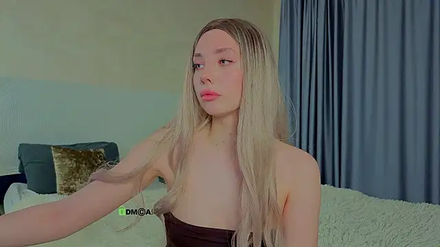  sophielov online show from 03.17.26