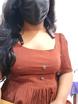 BeautyGirl sara online show from 12.14.25