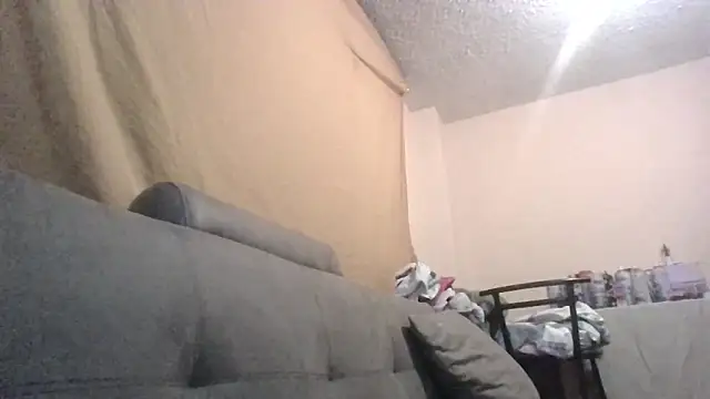 Snapshot of Isisflame chatting on 11.12.25 Isisflame online show from 11.12.25