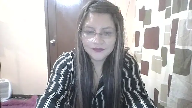 Snapshot of Isisflame chatting on 11.22.25 Isisflame online show from 11.22.25