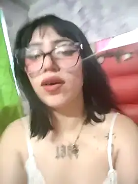 Snapshot of Kitty_Melodi chatting on 09.18.25 Kitty Melodi online show from 09.18.25