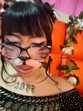 Snapshot of Kitty_Melodi chatting on 10.16.25 Kitty Melodi online show from 10.16.25