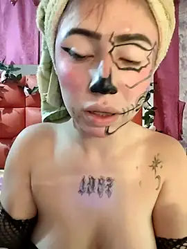 Snapshot of Kitty_Melodi chatting on 10.21.25 Kitty Melodi online show from 10.21.25