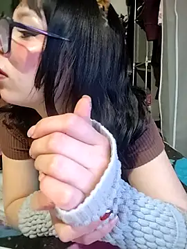 Snapshot of Kitty_Melodi chatting on 10.30.25 Kitty Melodi online show from 10.30.25