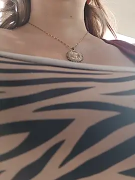 Snapshot of Hannah-colx chatting on 06.26.26 Hannah-colx online show from 06.26.26