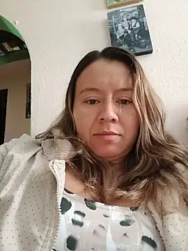 Snapshot of Hannah-colx chatting on 07.18.26 Hannah-colx online show from 07.18.26