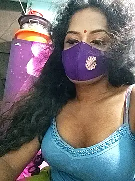 Snapshot of Anikaislam chatting on 10.12.25 Anikaislam online show from 10.12.25