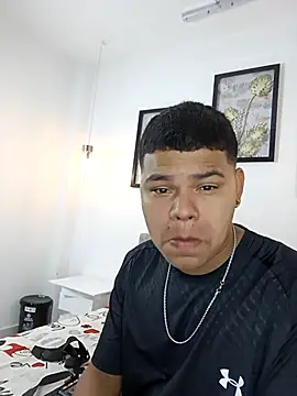 Snapshot of DannySamm chatting on 09.09.25 DannySamm online show from 09.09.25