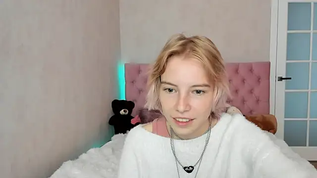 Pink Lila18 online show from 09.14.25