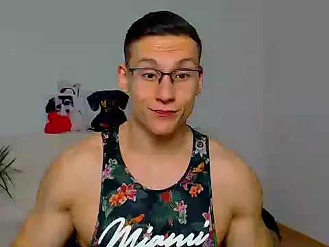 Snapshot of ZeinMiracles chatting on 10.18.25 ZeinMiracles online show from 10.18.25