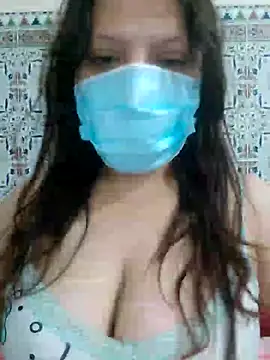Snapshot of Hot-lino chatting on 05.05.26 Hot-lino online show from 05.05.26