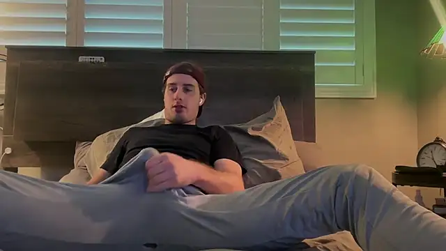 Snapshot of Matttsohot chatting on 10.12.25 Matttsohot online show from 10.12.25