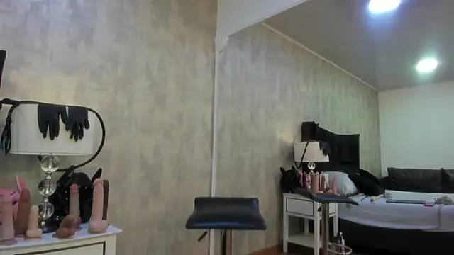 BarbaraLeython1 online show from 11.25.25