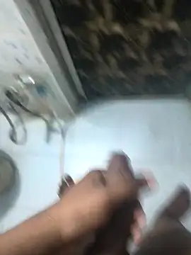 Leon hot33 online show from 03.27.26