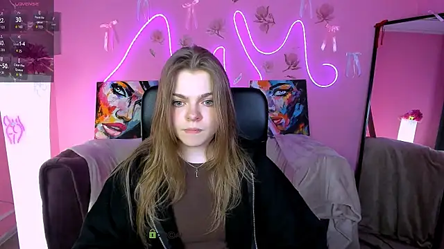 Snapshot of veronica_bubble chatting on 05.15.26 veronica bubble online show from 05.15.26