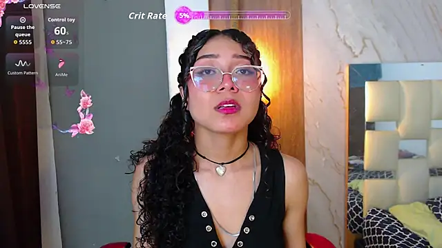 Snapshot of honeymoon_12 chatting on 06.20.26 honeymoon 12 online show from 06.20.26