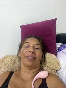 Snapshot of maleja23 chatting on 11.25.25 maleja23 online show from 11.25.25