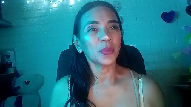 MiiaVelasquez online show from 03.04.26