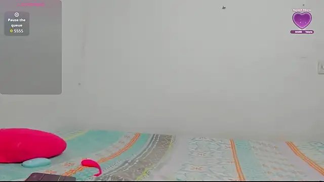 woman rosse online show from 10.02.25