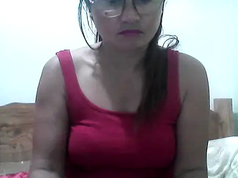 Snapshot of nathalie0045 chatting on 06.08.26 nathalie0045 online show from 06.08.26