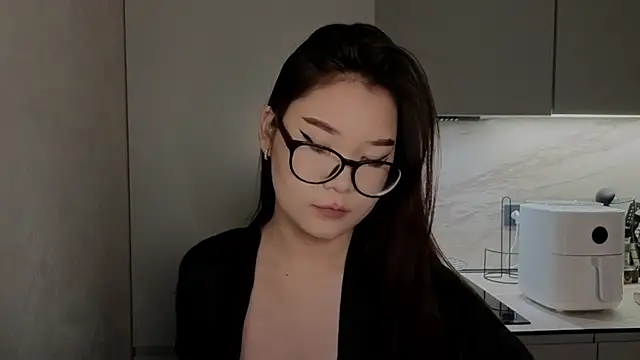 iamyuki online show from 12.21.25