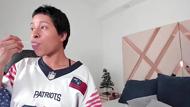 cloemorwen online show from 12.17.25