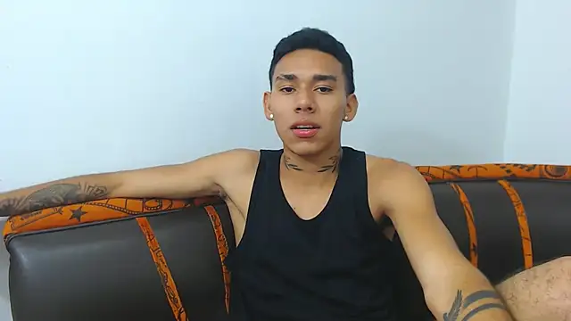 Snapshot of sebasbight chatting on 09.25.25 sebasbight online show from 09.25.25