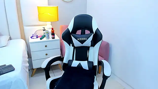 EimmyJones online show from 11.02.25