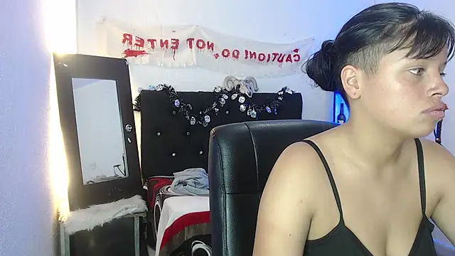 Snapshot of Missy_eyess chatting on 10.24.25 Missy eyess online show from 10.24.25