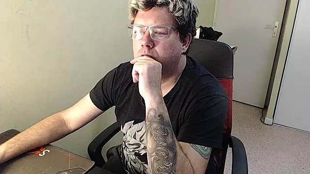 blueandwhite1 online show from 01.27.25