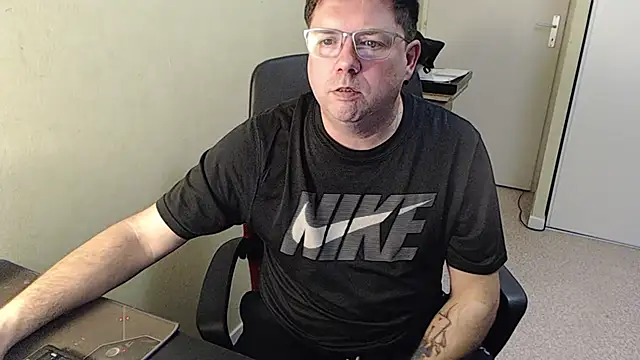 blueandwhite1 online show from 02.01.25