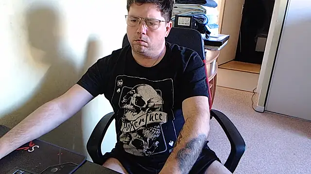 blueandwhite1 online show from 02.04.25