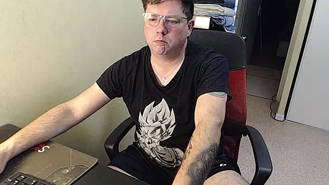 blueandwhite1 online show from 02.07.25