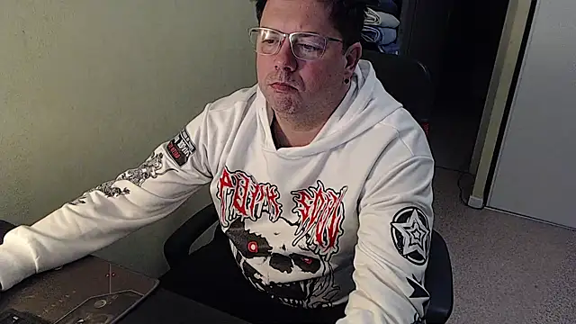 blueandwhite1 online show from 02.08.25