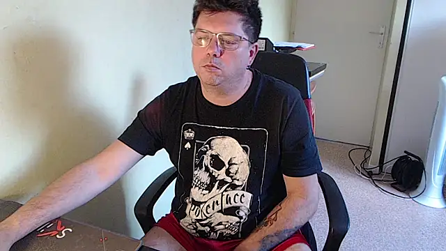 blueandwhite1 online show from 10.04.25