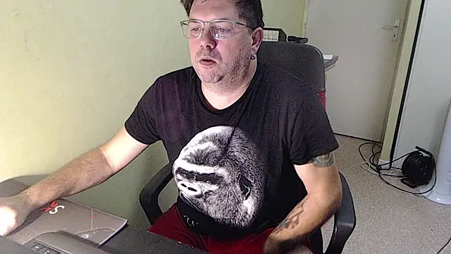 blueandwhite1 online show from 11.01.25