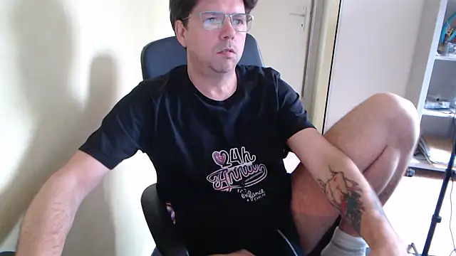 blueandwhite1 online show from 04.25.26