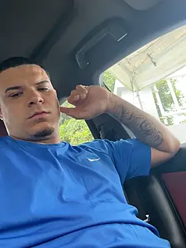 Snapshot of YadielPublic chatting on 09.19.25 YadielPublic online show from 09.19.25