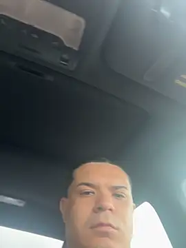 Snapshot of YadielPublic chatting on 10.17.25 YadielPublic online show from 10.17.25