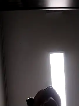 danigarci2307 online show from 04.18.26