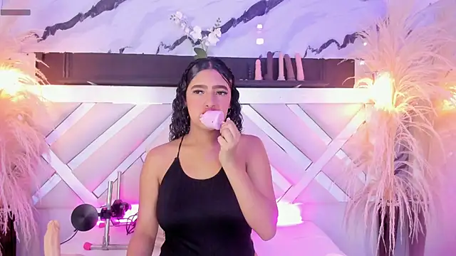 Zoe-Johnson  online show from 04.14.26