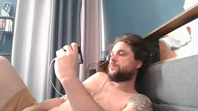 Snapshot of Titilouonlyf69 chatting on 04.27.26 Titilouonlyf69 online show from 04.27.26